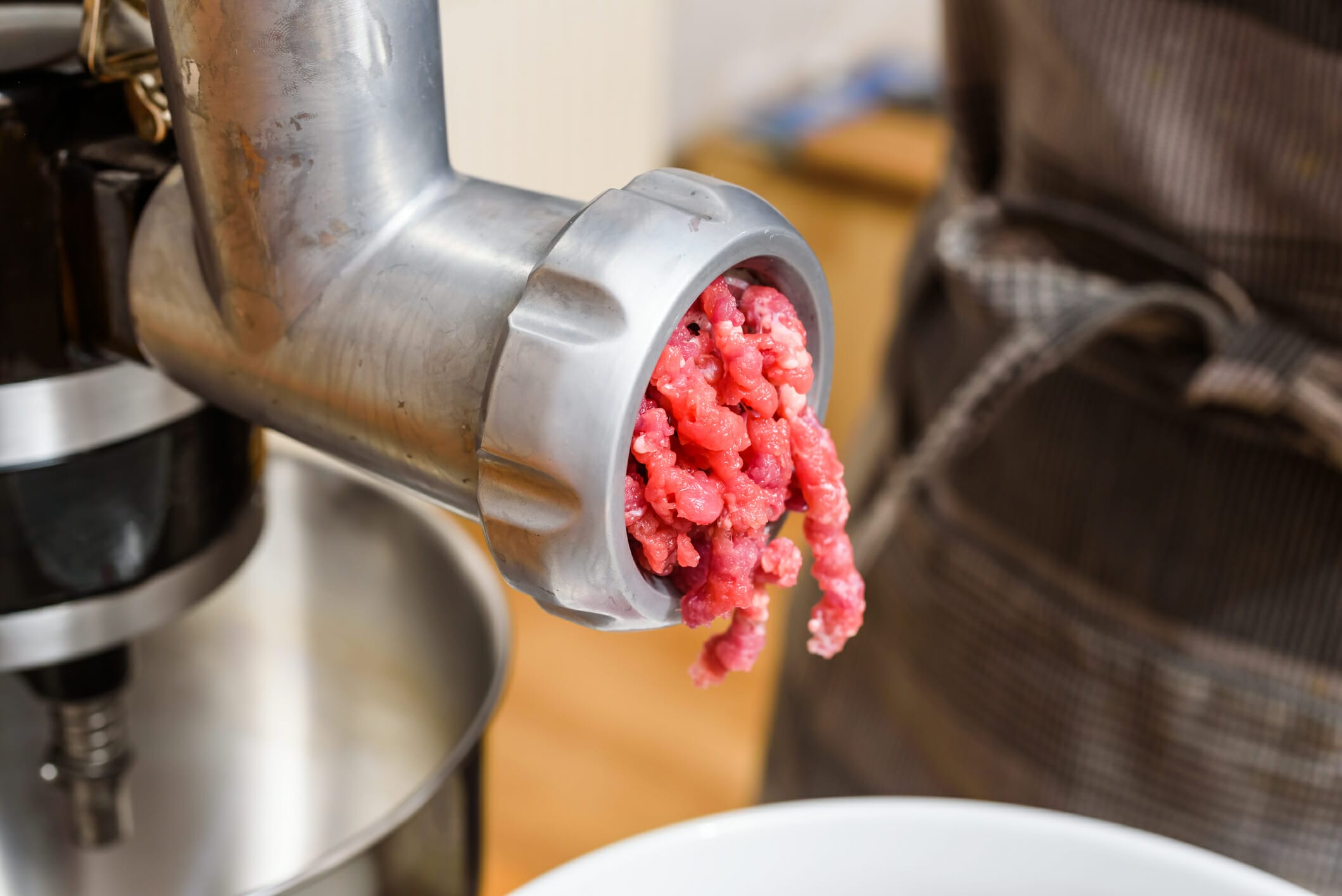 4 Best Meat And Bone Grinders For Dog Food (In 2024)