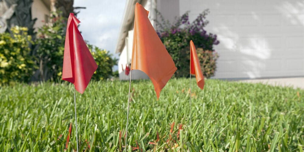 A garden flag: Attractive and noticeable
